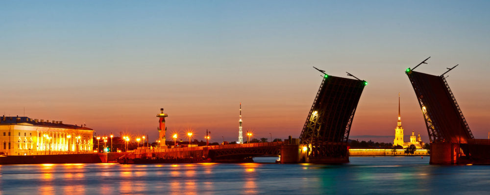 St. Petersburg. Palace bridge